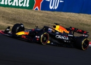 爱游戏tv-红牛车队翻盘梅赛德斯，皮亚斯特里惊艳四座