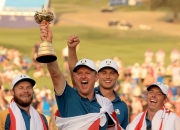 爱游戏大厅-巴黎庆祝欧洲杯冠军，球迷狂欢庆祝