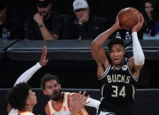 AYX体育赛事-湖人B队轻取雄鹿B队，布克爆发神勇