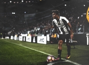 爱游戏大厅-欧文惊艳四座，火箭强势晋级，一场技术与意志的胜利