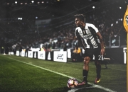 爱游戏tv-德罗赞无解单打撕裂火箭防线，勇士体系制霸攻防两端