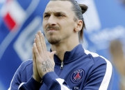 爱游戏体育官网-C罗关键进球定乾坤，哥伦比亚速胜摩纳哥—绿茵场上的英雄时刻与战术博弈