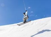 AYX体育赛事-克瓦拉茨赫利亚导演安哥拉奇迹，马赛防线在他指尖溃散