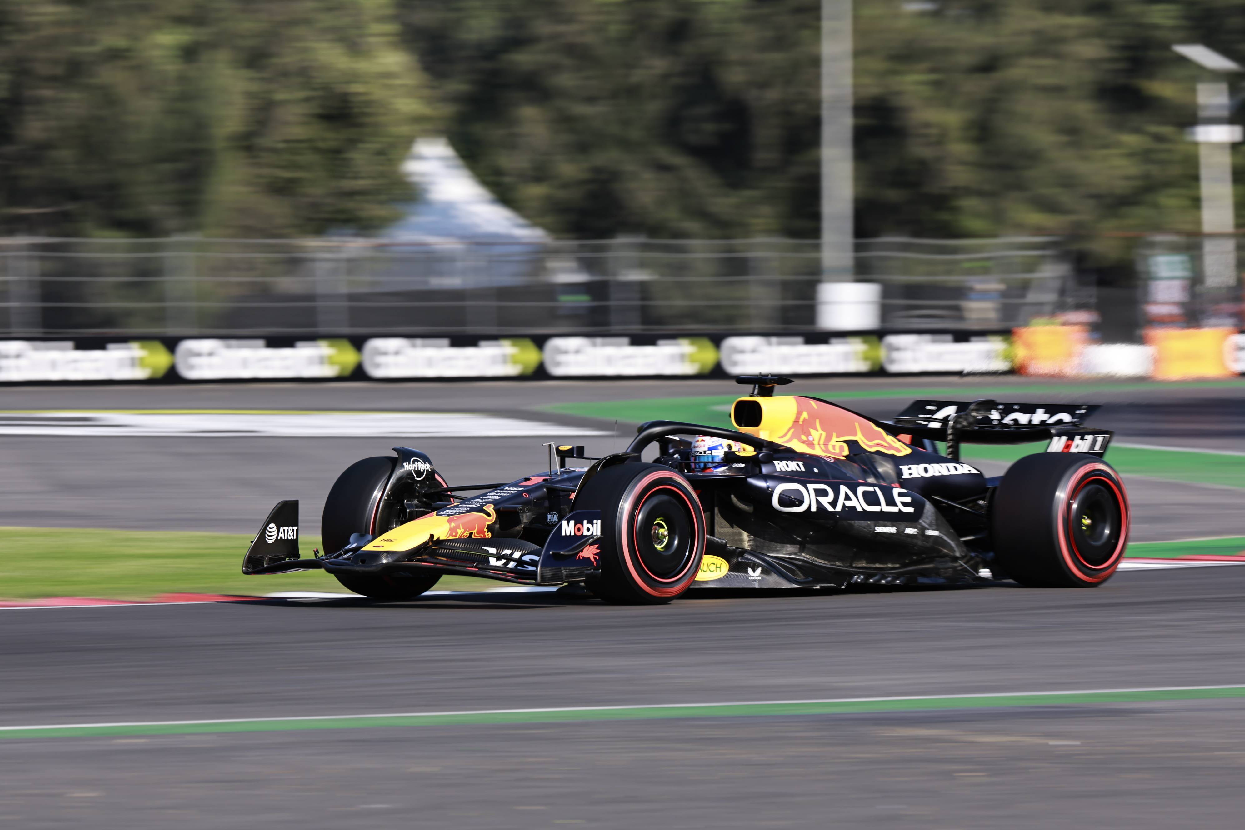 法拉利鏖战红牛二队，周冠宇状态火热