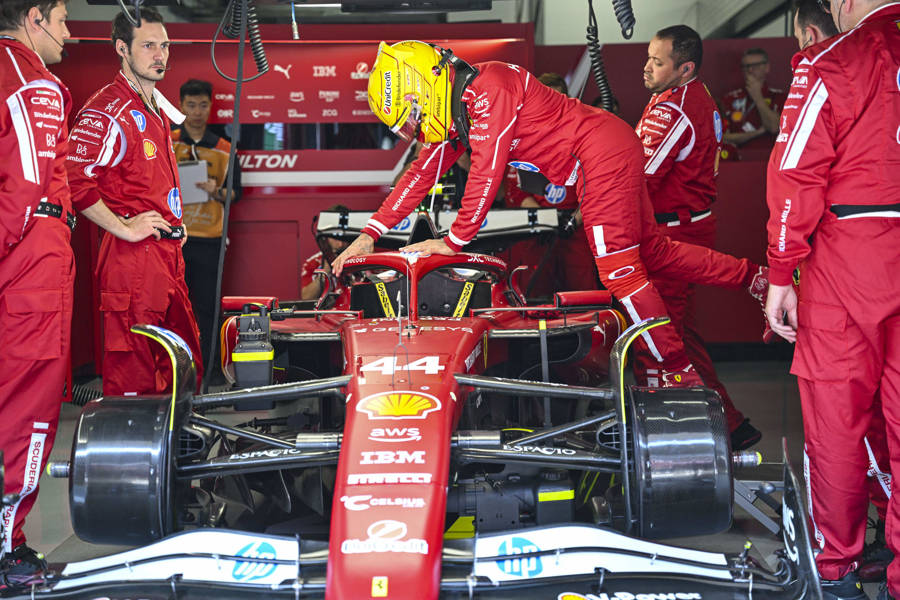 迈凯伦力克梅赛德斯，皮亚斯特里带队取胜