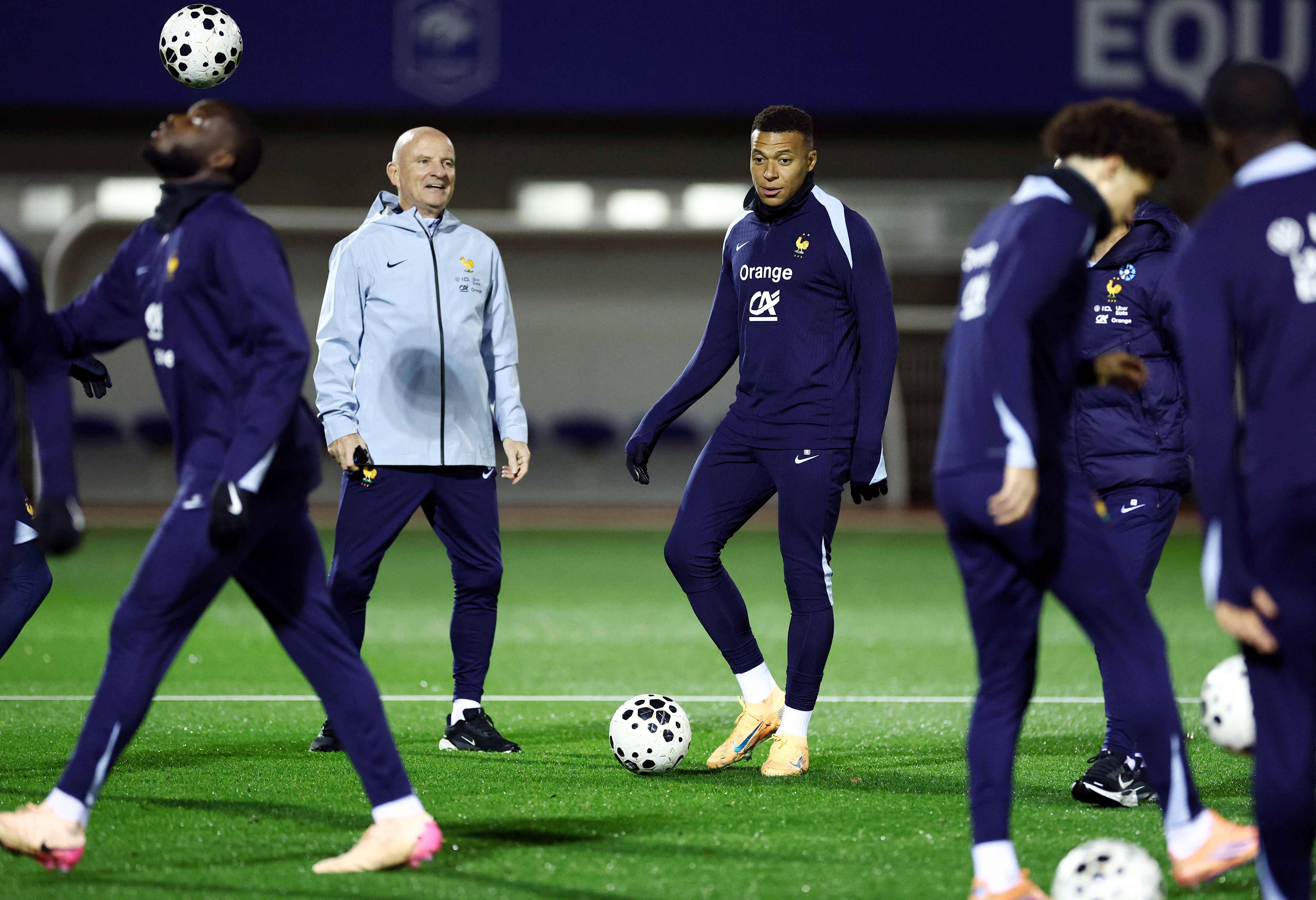 法国足球比赛中球队的表现令人惊艳 法国足球比赛中球队的表现令人惊艳