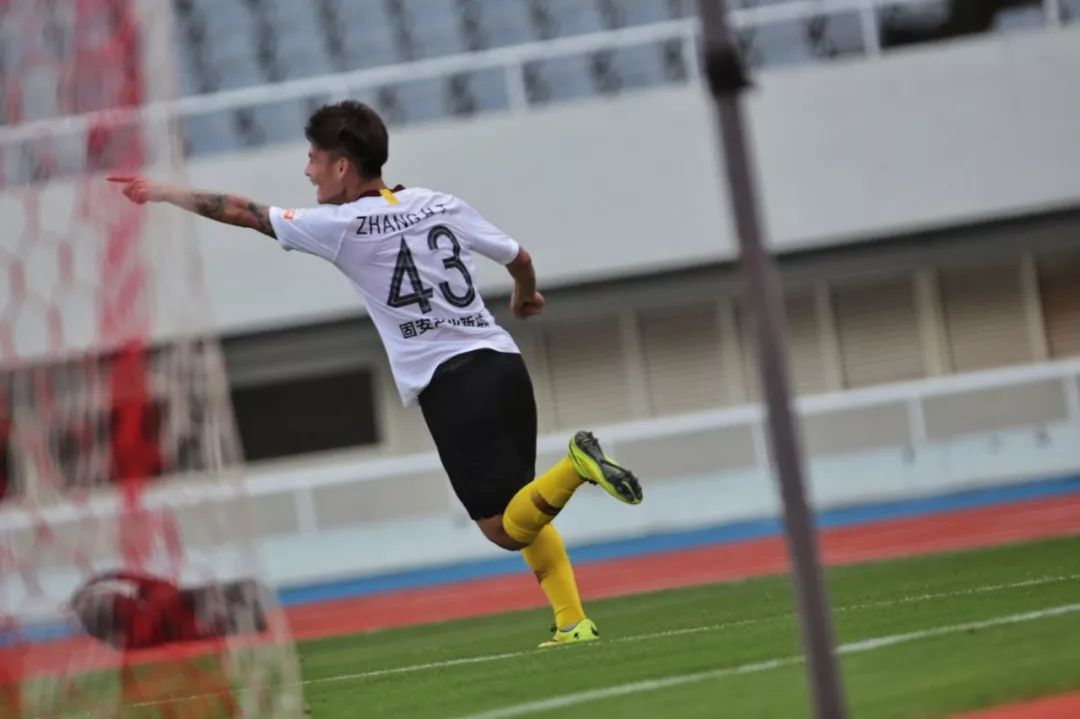 河北华夏幸福客场击败对手，拿下三分