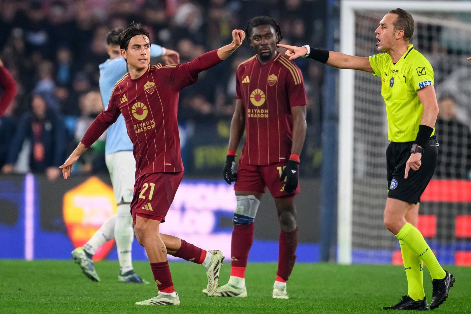 转会传闻持续升温,球队备战迎接潜在巨星签约 转会传闻持续升温,球队备战迎接潜在巨星签约