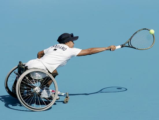 无所畏惧！运动员逆风破浪，独领风骚