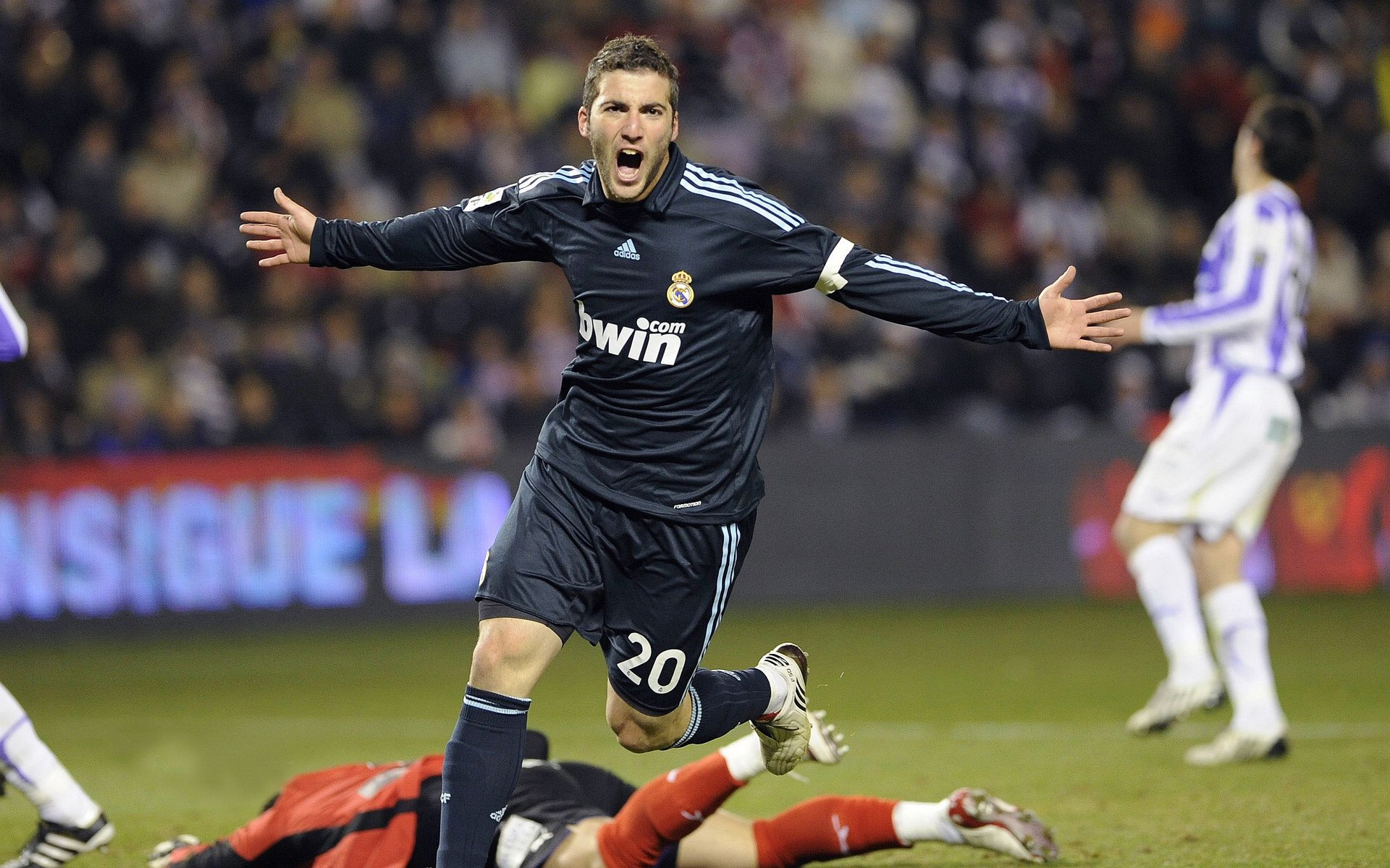 从墨尔本到马德里，蒂姆的逆转哲学与戴维斯杯的统治宣言