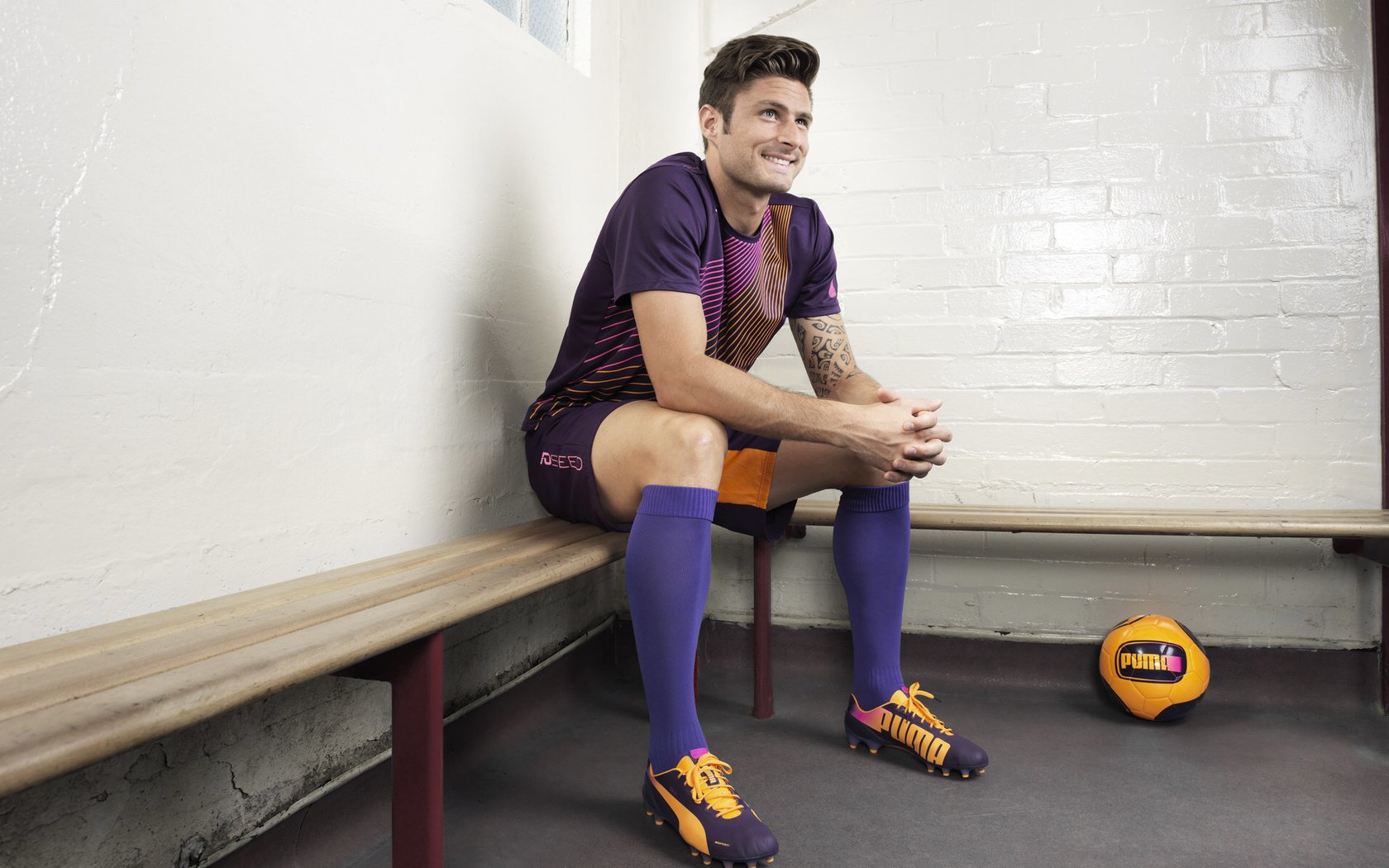 拉沃尔杯鏖战ATP总决赛，西西帕斯关键制胜，书写网坛新传奇