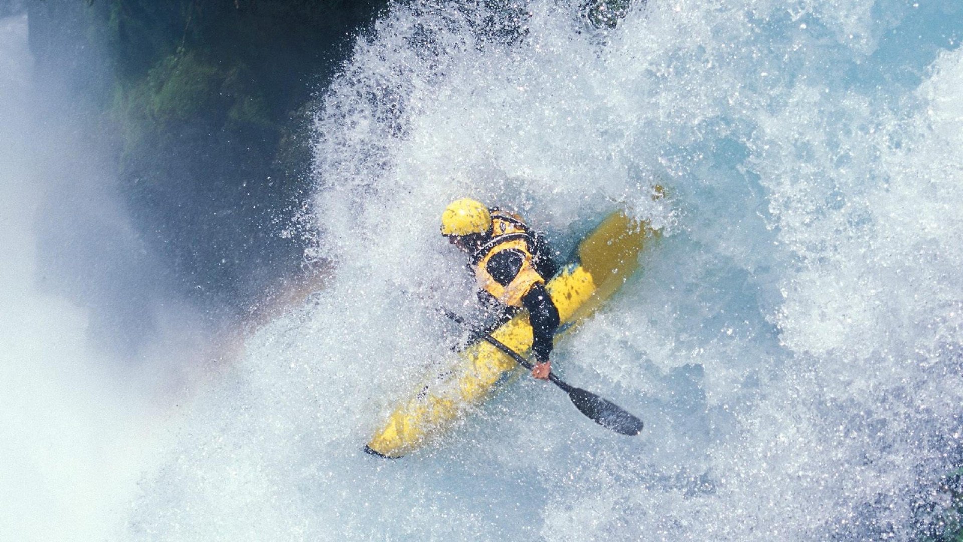 足球与羽毛球的亚洲奇迹夜，泰国队力克德国队，李梓嘉惊艳四座