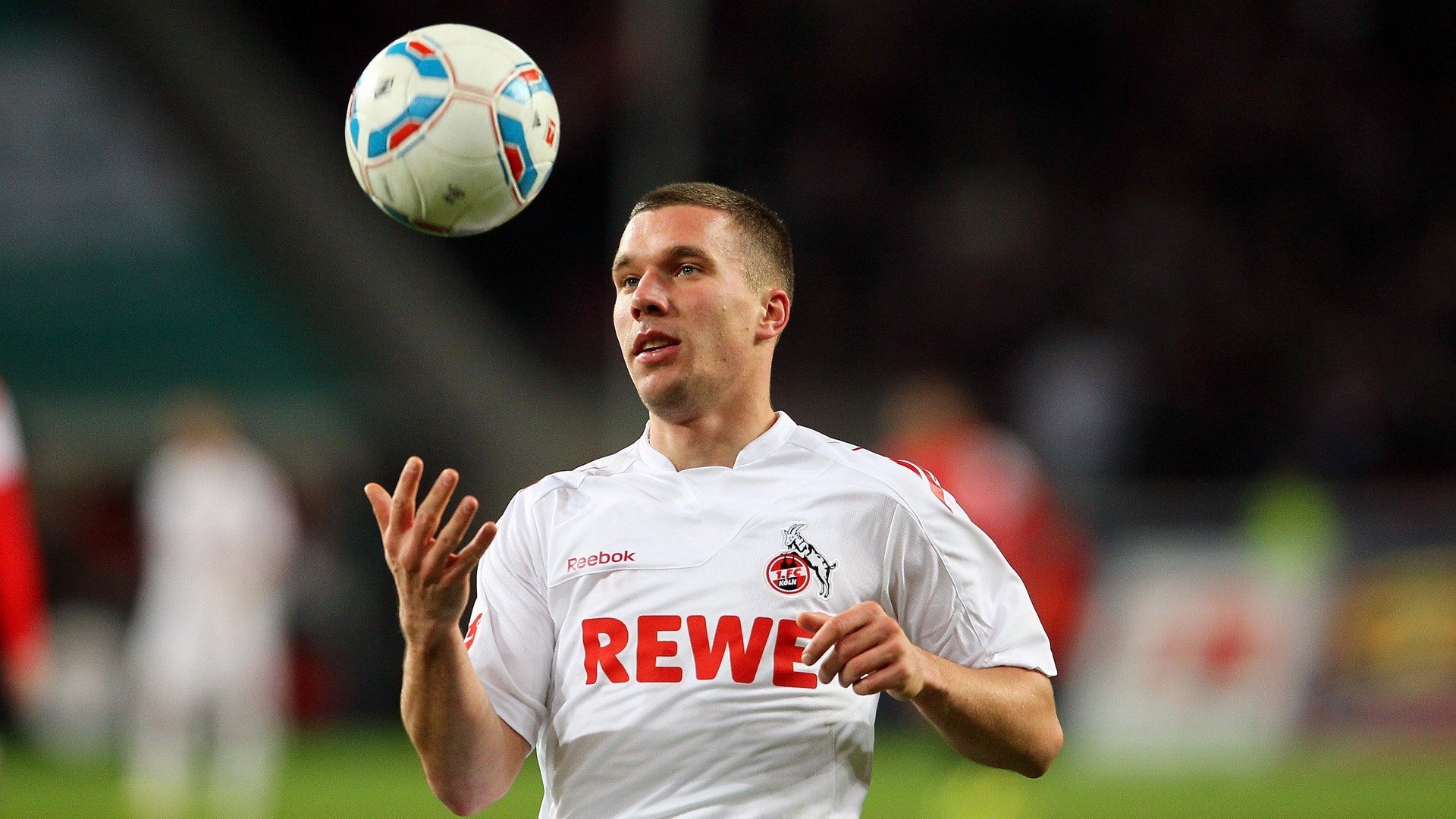 范弗利特持续制造杀伤，掘金对阵爵士中的唯一性艺术